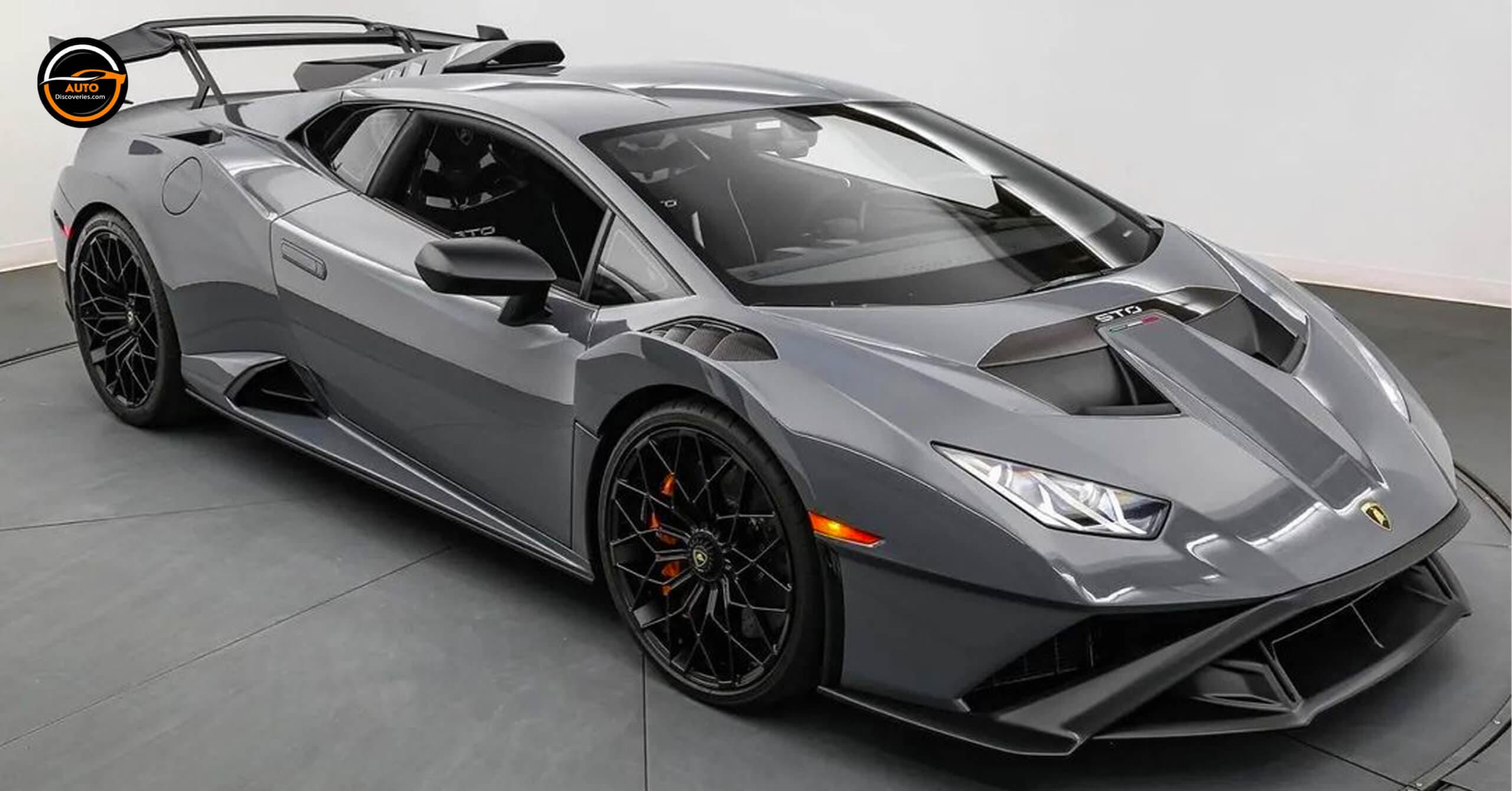 2022 Lamborghini Huracán STO