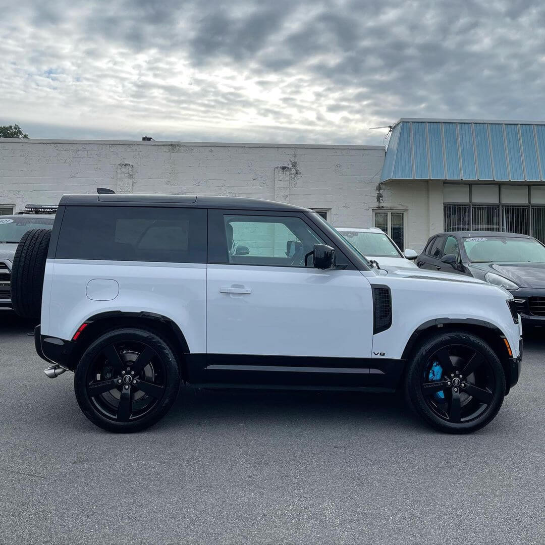 landroverparsippany_244624496_617045695956869_8427949264221650100_n.jpg