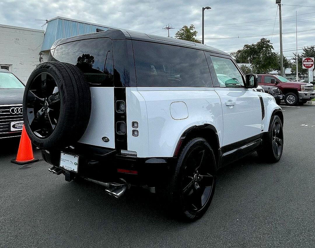 landroverparsippany_244642122_1020641738702283_7187641015010496940_n.jpg