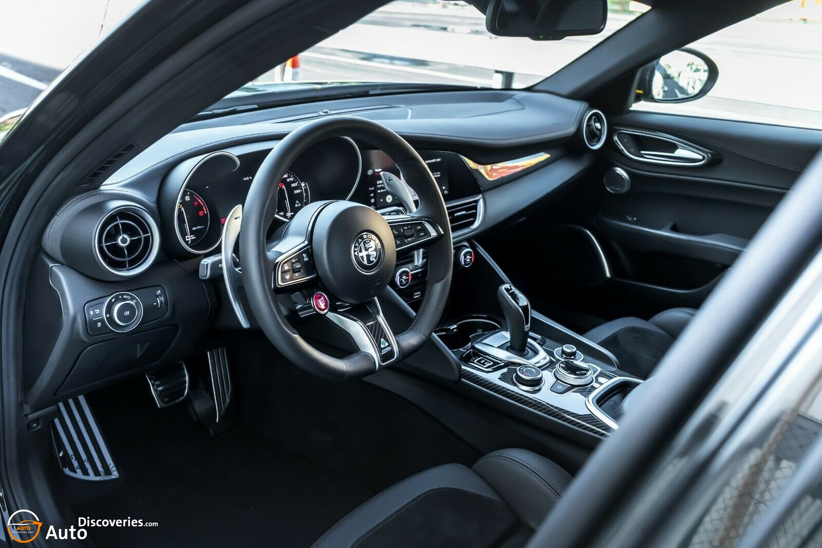 13-Manhart-Alfa-Romeo-Giulia-QV-18.jpg