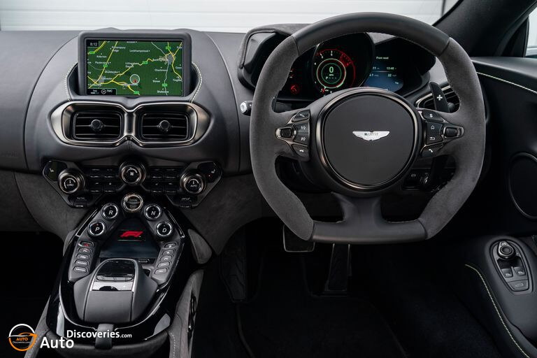 2022 Aston Martin Vantage