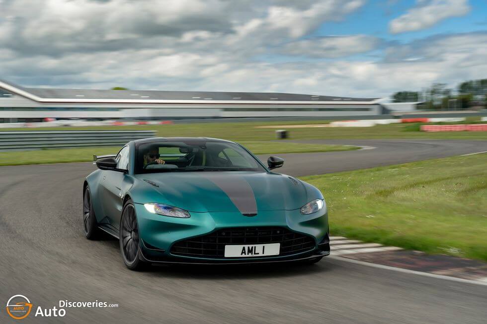 2022 Aston Martin Vantage