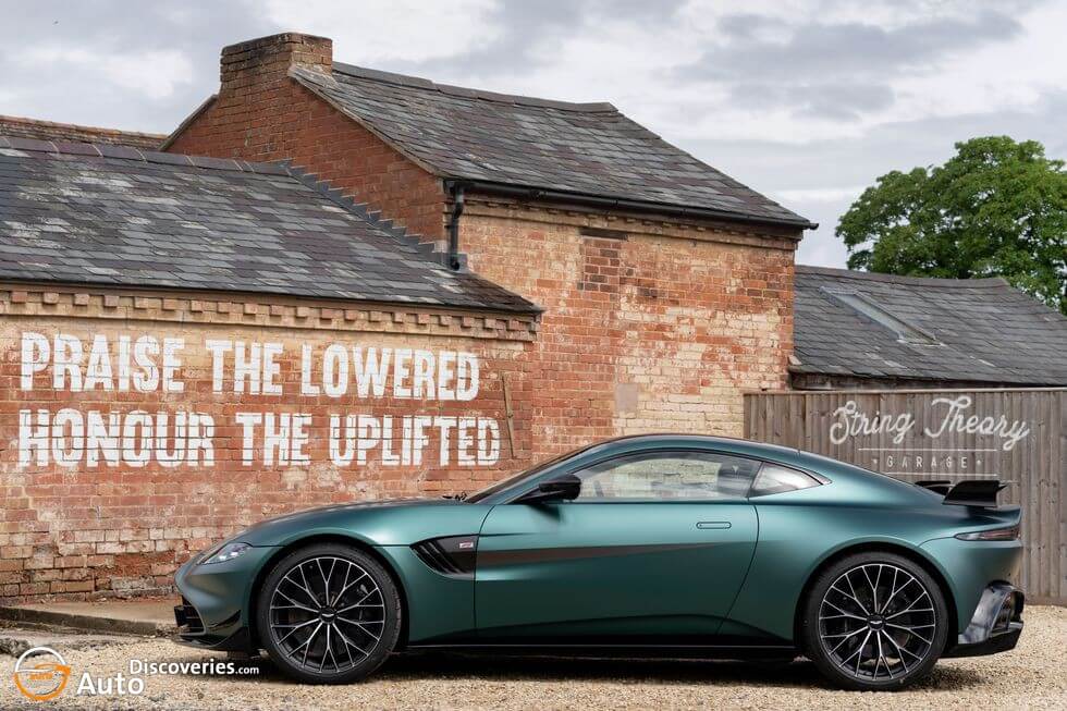 2022 Aston Martin Vantage