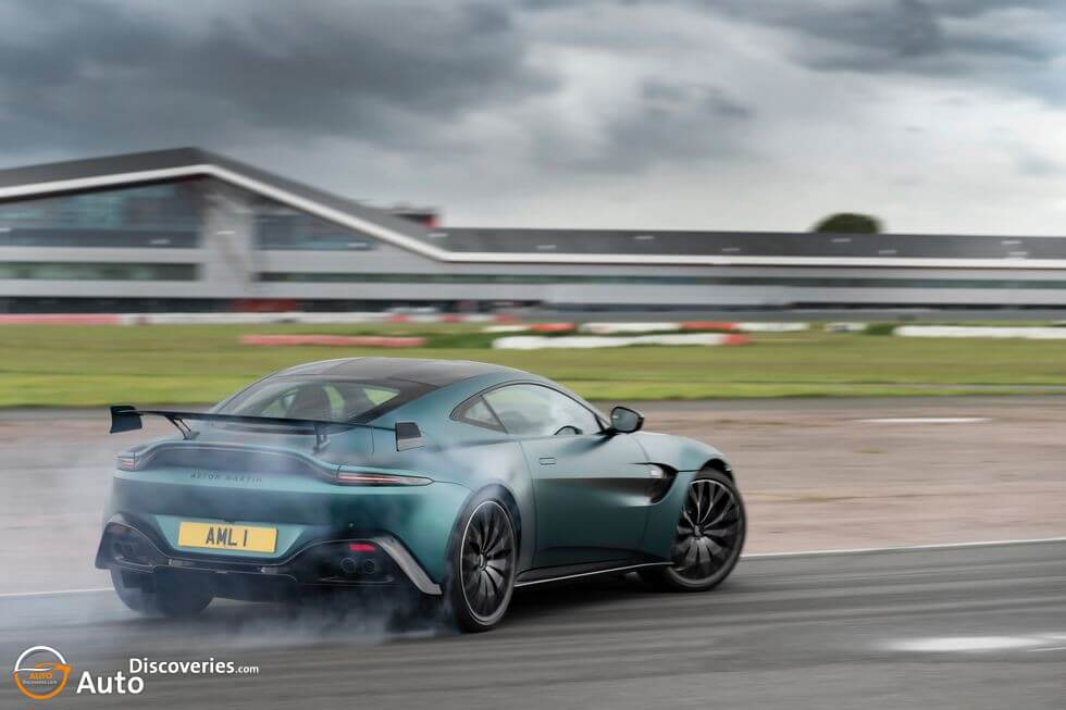 2022 Aston Martin Vantage