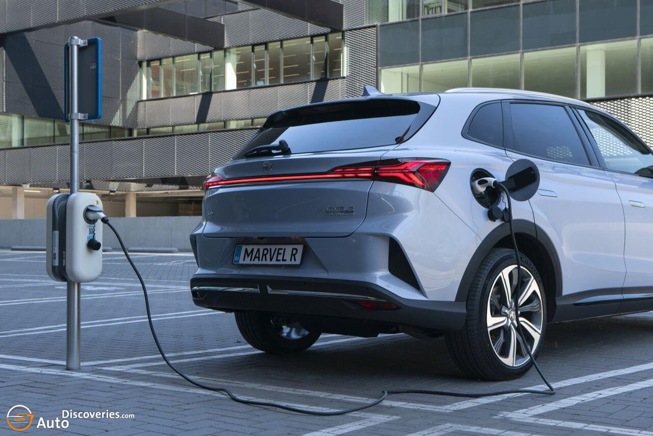 MG Marvel R 2022: Is This 284-HP Electric SUV The Future Of EVs?